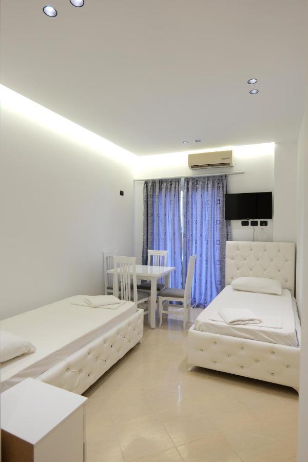 Hotel Dior Sarandë Exterior foto